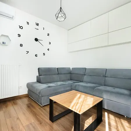 Wilanow 2-bedroom By Bookinghost