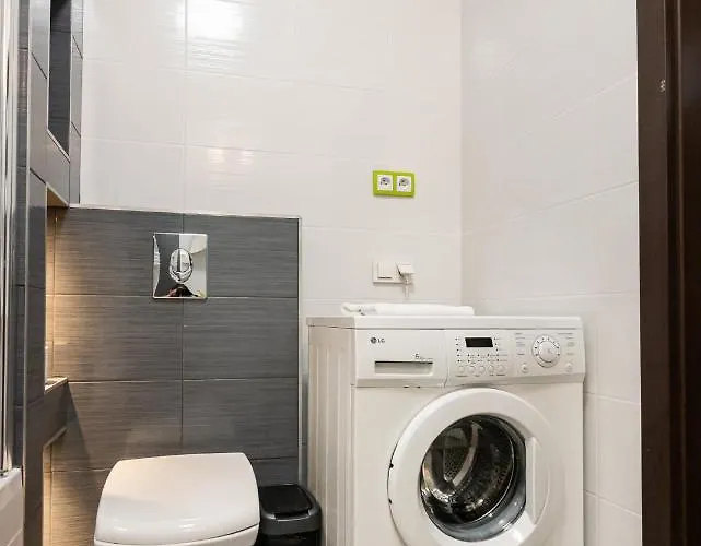 Wilanow 2-bedroom By Bookinghost * Warszawa