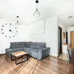 Wilanow 2-bedroom By Bookinghost *
